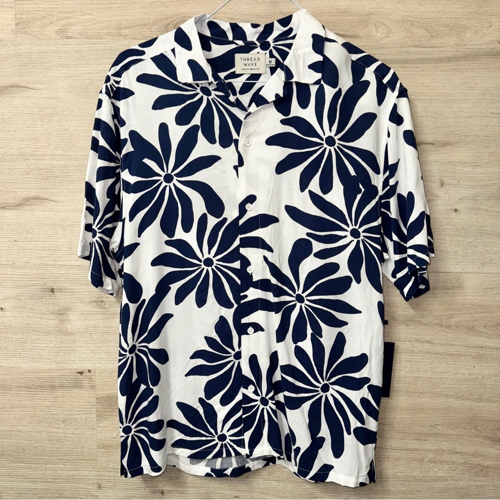 Men's Floral Rayon Button Up Short Sleeve Top Size Medium NWT